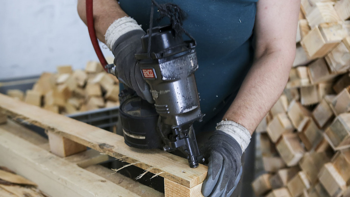 Analysis of the Advantages and Disadvantages of Electric Tools and Pneumatic Tools!