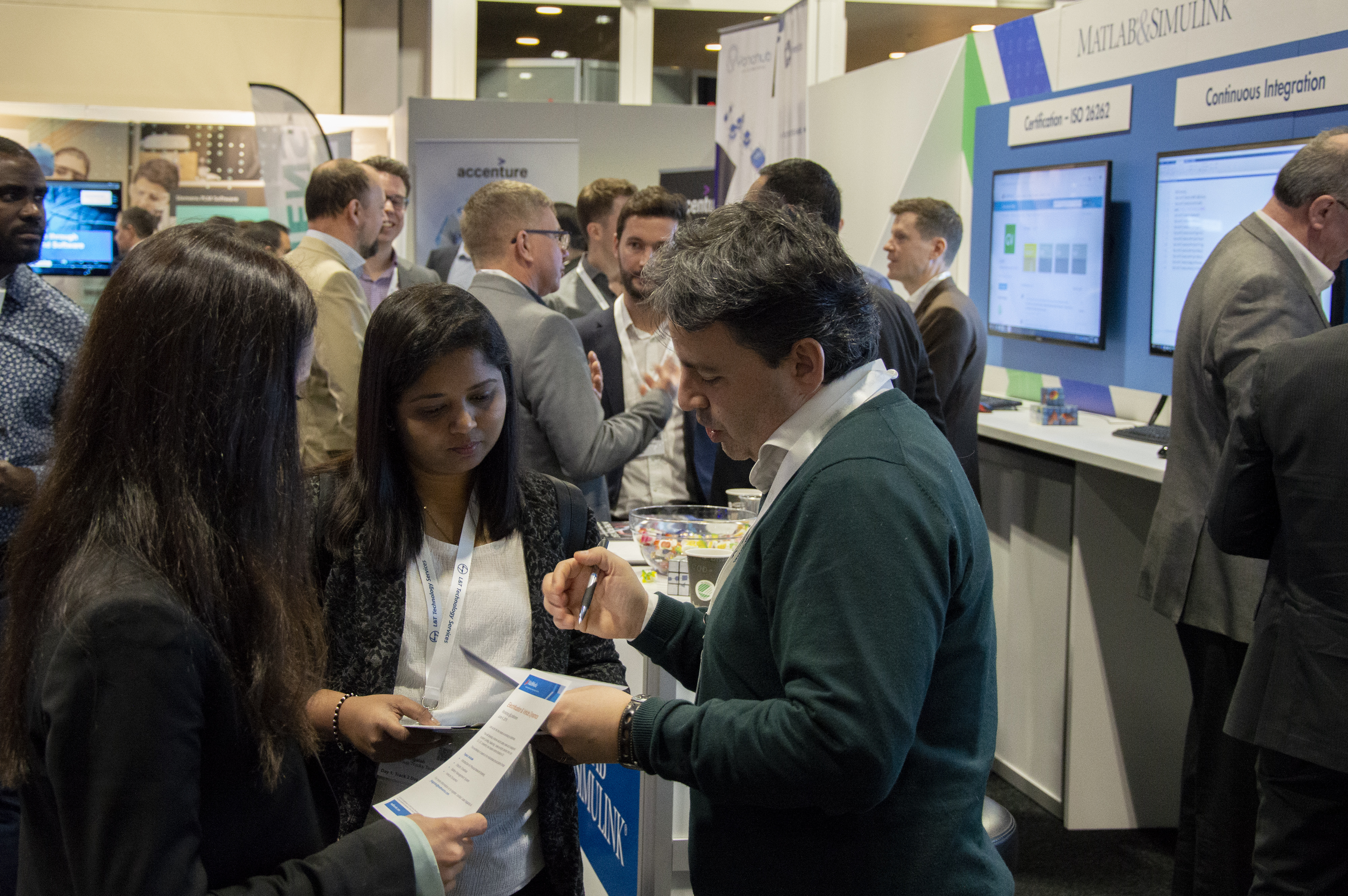 https://insightevents.se/vehicle-electronics-connected-services/