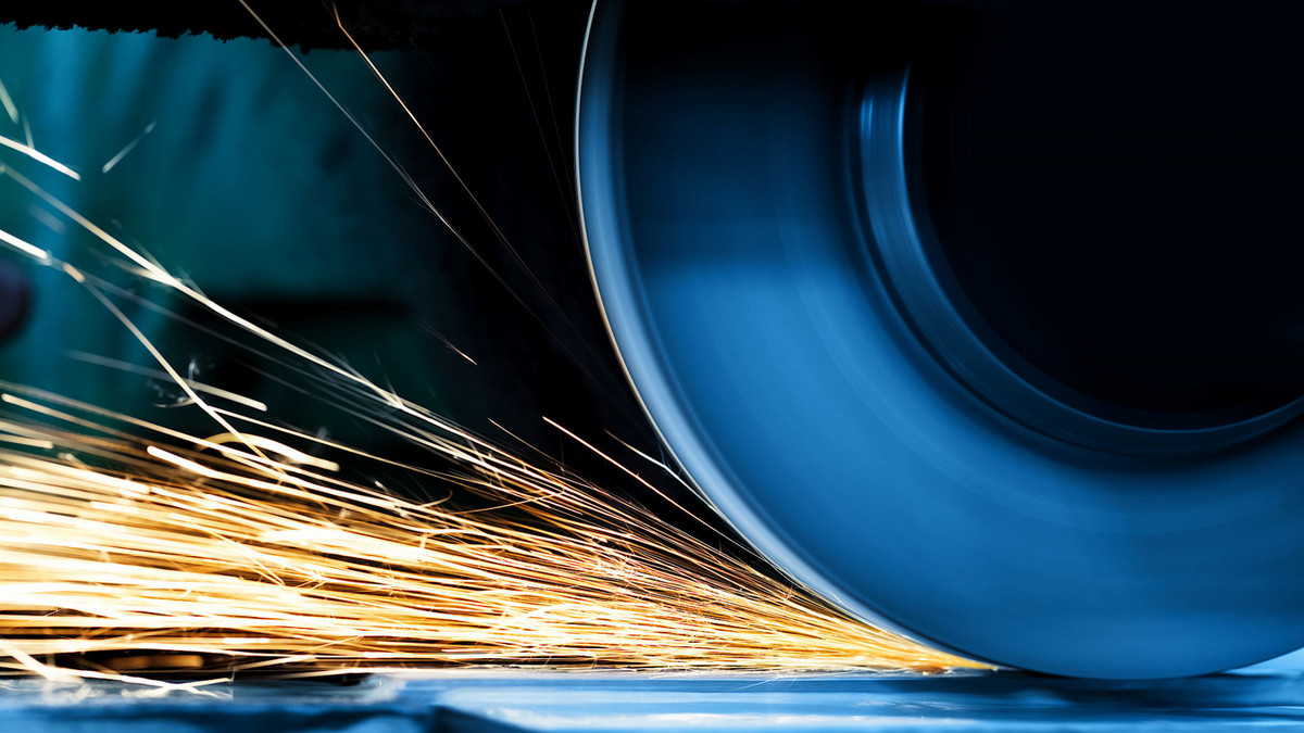 Features and Mechanics of Industrial Saws