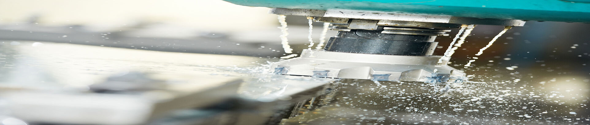 Dry Cutting vs. Wet Cutting: The Balance of Energy Saving, Cost, and Quality