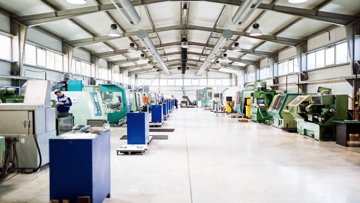 The Multifaceted Innovative Impact of Microfactories on the Manufacturing Industry