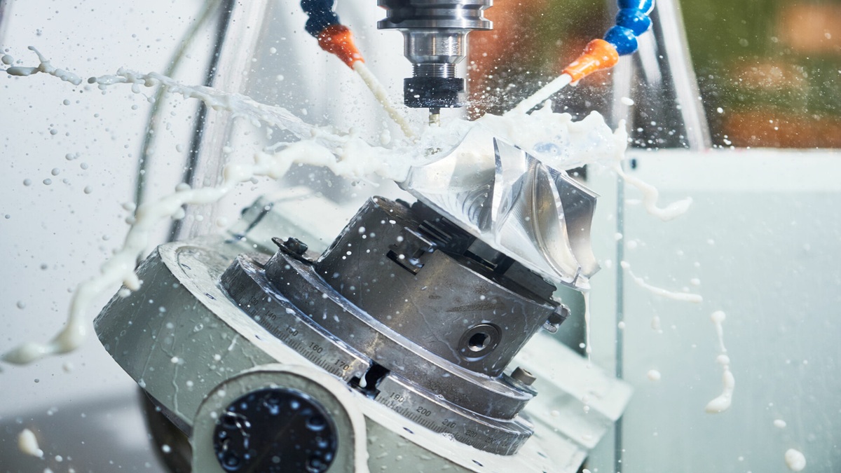 Mastering High-Tech Manufacturing Trends: The Precision Revolution of Compact Double-Column Machining Centers