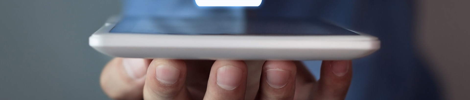 What Is Flash Memory? What Is the Difference Between a Flash Drive and a Hard Disk Drive?