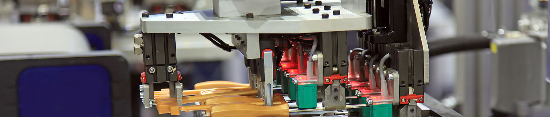 People and Robots in A Connected Factory Collaborate