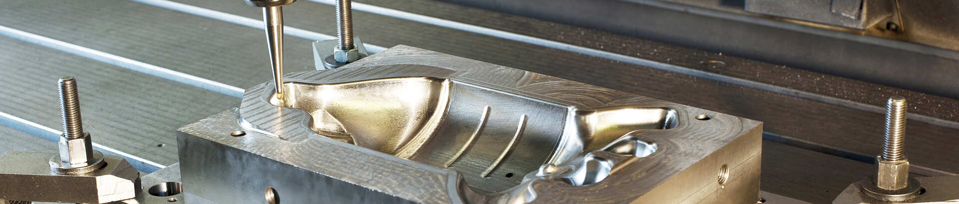 Five Type Stamping Process To Introduce You: Milling, Machining, Die-Casting, Investment Casting, and Forging
