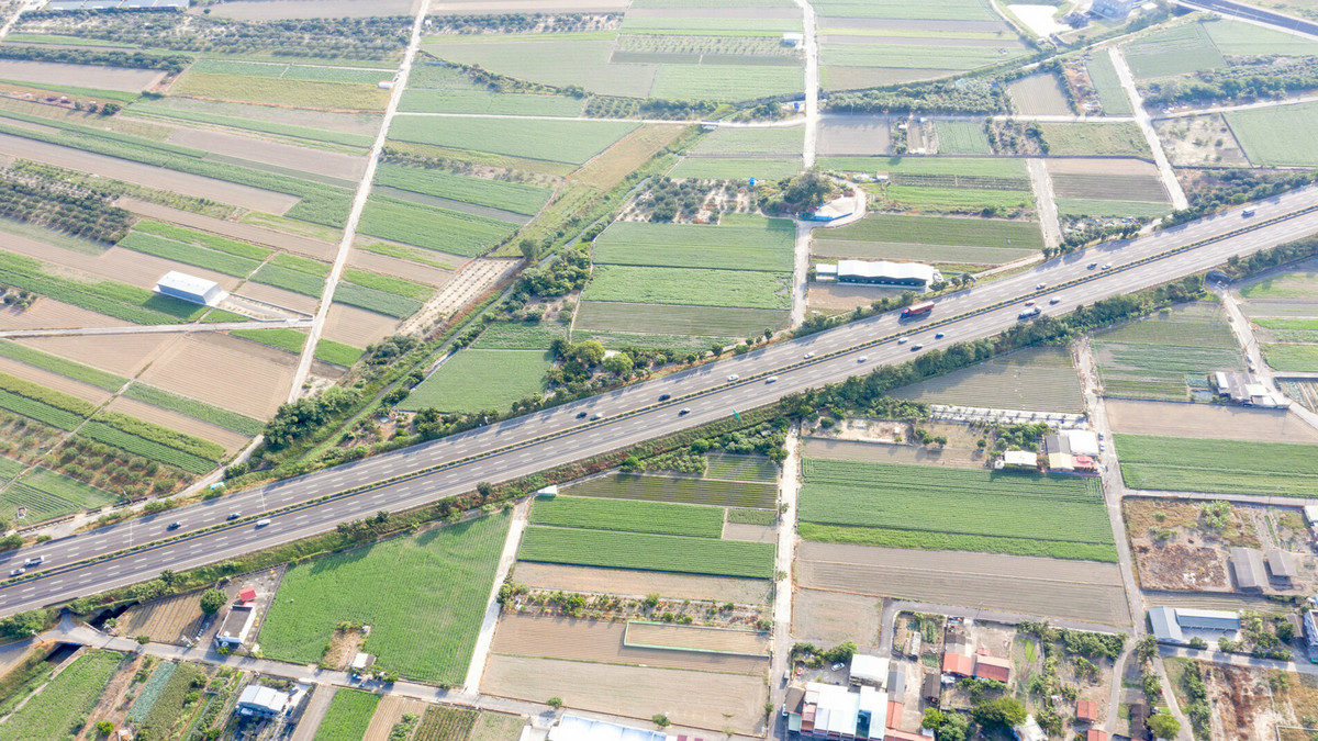 Commercial Camera Drones Fly You Over Various Commercial Applications