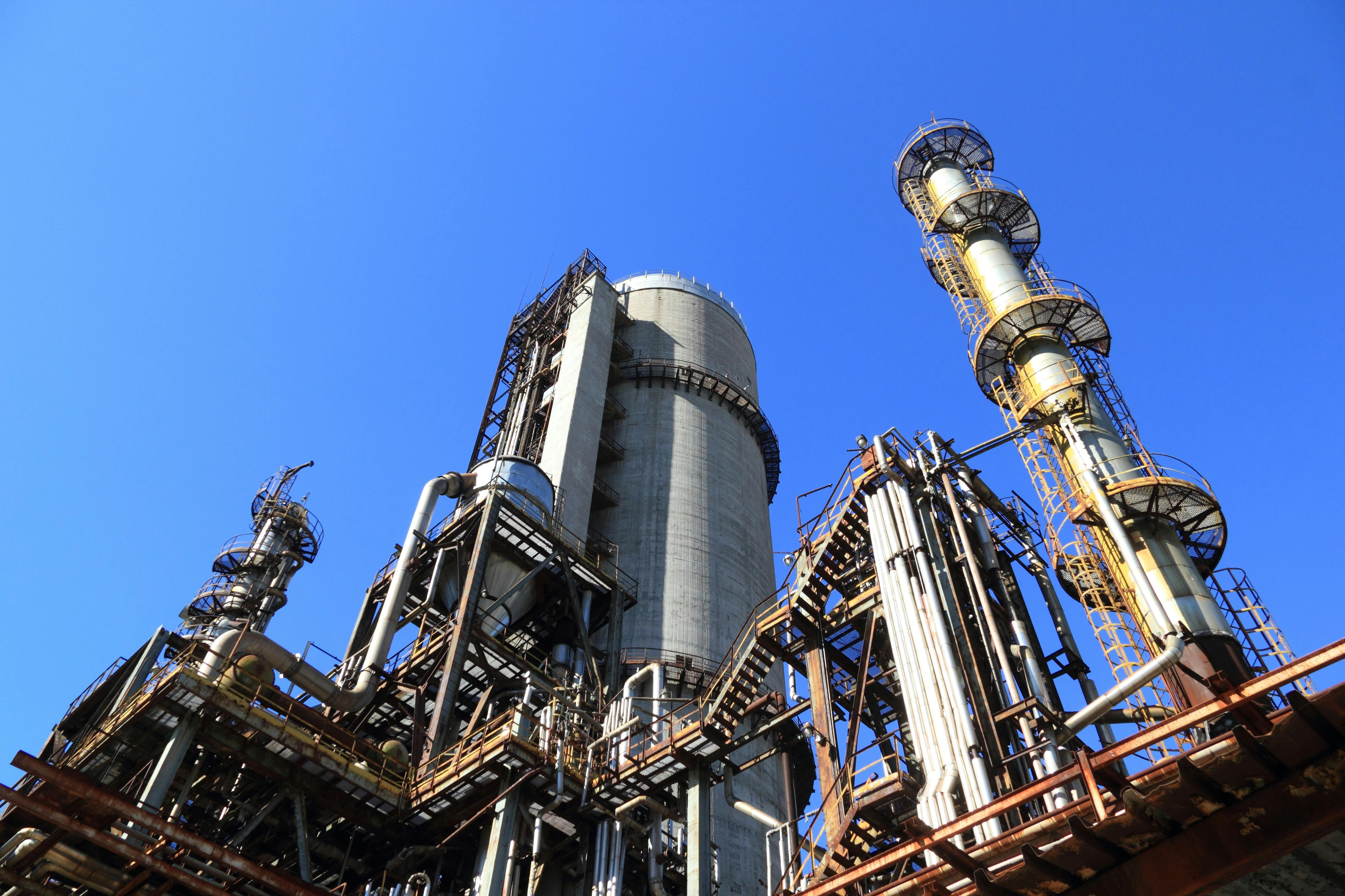 Global Energy Industry Chain Structure and Development Trends